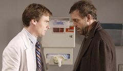 Serial o sarkastycznym diagnoście kończy 20 lat. Fenomen „Doktora House’a”