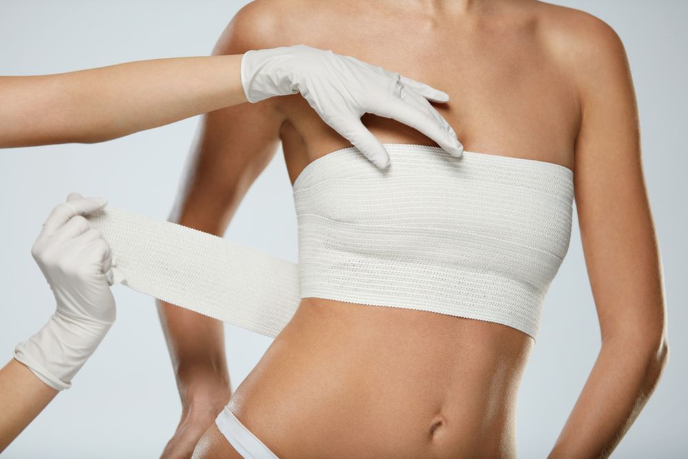 Polscy chirurdzy chcą tworzyć idealny model kobiecych piersi. Wspomaga ich śledzenie wzroku