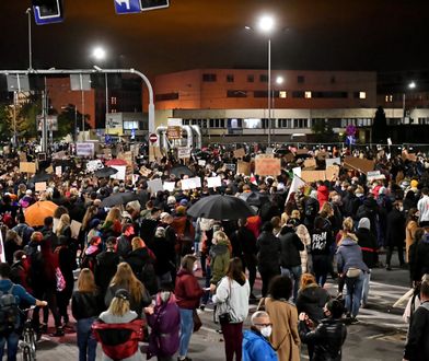 Wrocław. Strajk Kobiet. Dramatyczne chwile na marszu. "Ludzie krzyczeli, że mają noże!"