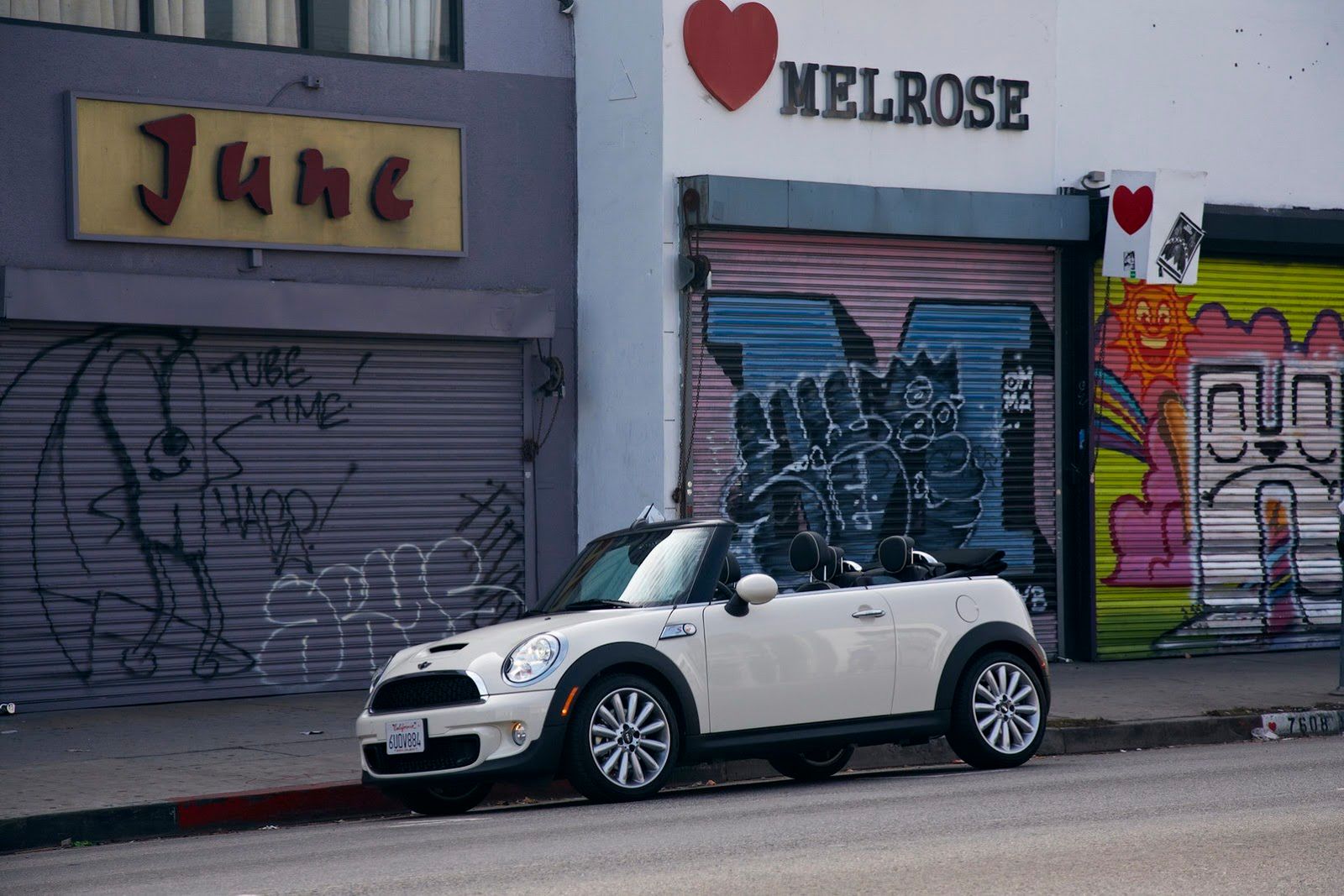 Galeria Mini jako celebracja sprzedaży półmilionowego egzemplarza w USA 52