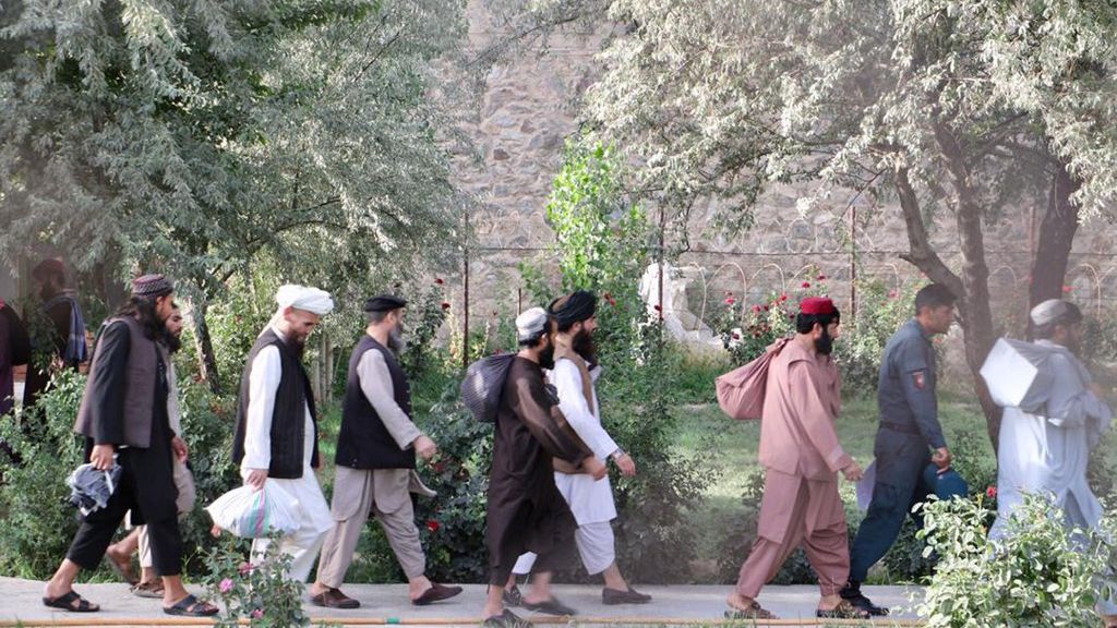 Afganistan w imię pokoju uwalnia dziesiątki więźniów 