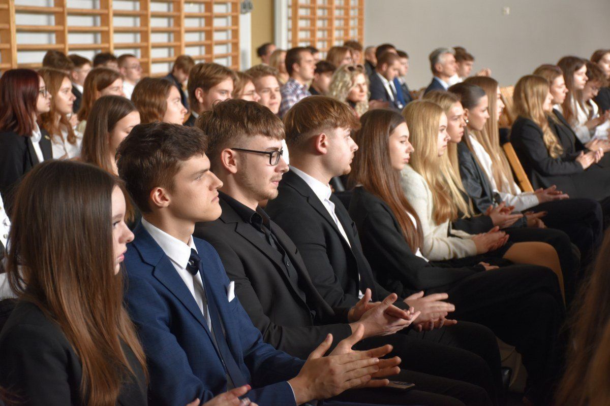 29.10.2025 r. przyznanie stypendiów Jana Pawła II dla kaliskich uczniów szkół średnich