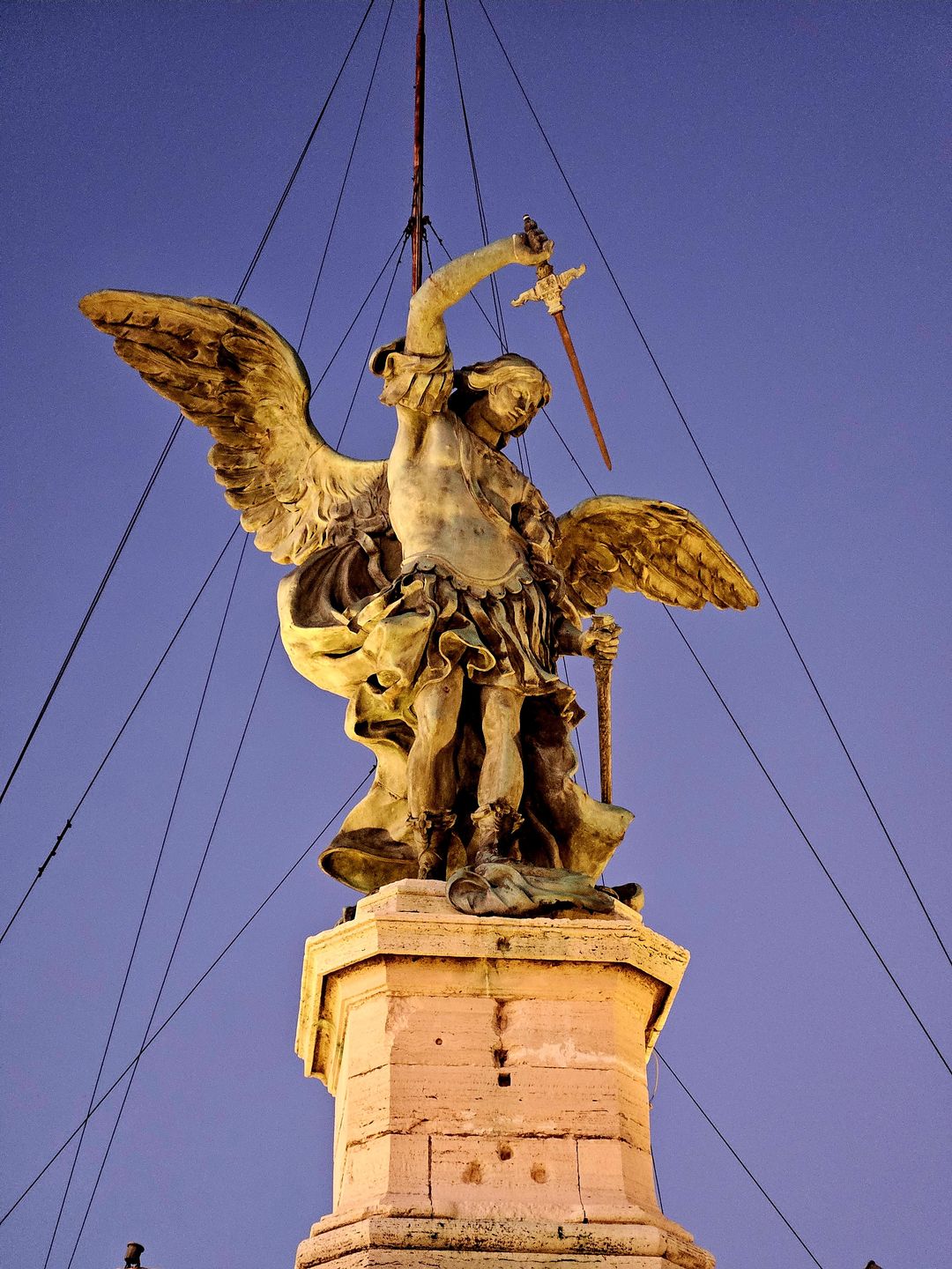 Imponująca budowla kryje tajemnicze wnętrza