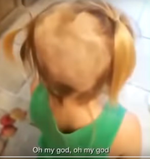 Mama rozpłakała się, widząc nowe fryzury dzieci