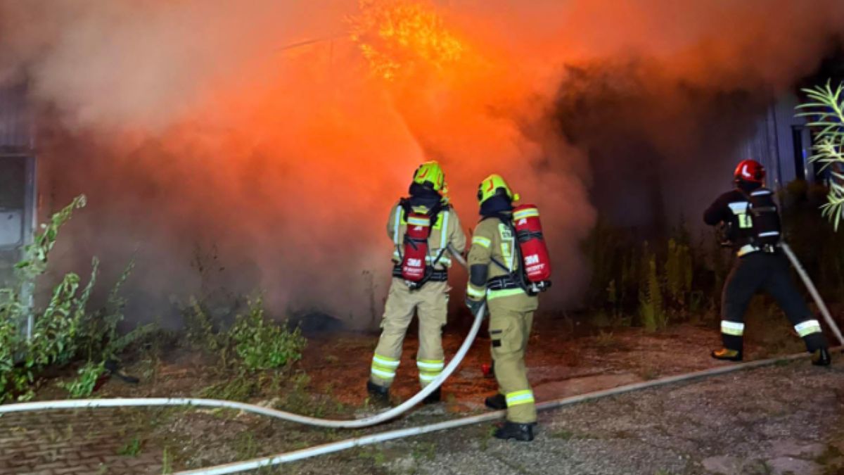 Pożar hali w Kałuszynie