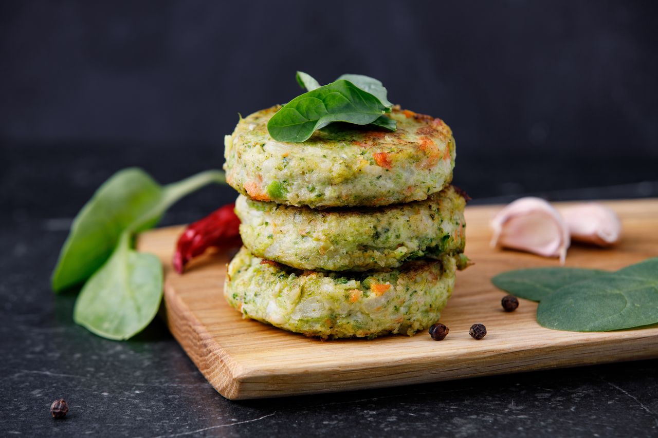 Nie mają mięsa, a rodzina się nimi zajada. Te kotlety z sezonowego warzywa to hit