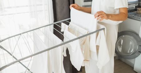 Zaskakujące rozwiązanie. Dodaj do prania, a będzie lśnić nowością