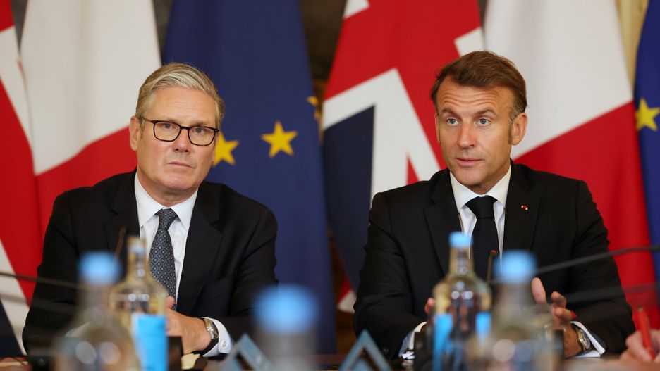 Emmanuel Macron i Keir Starmer 
