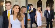 Melania Trump kroczy przez luksusową willę Donalda u boku DOROSŁEGO syna, zadając szyku w białej sukience. Ikona? (WIDEO)