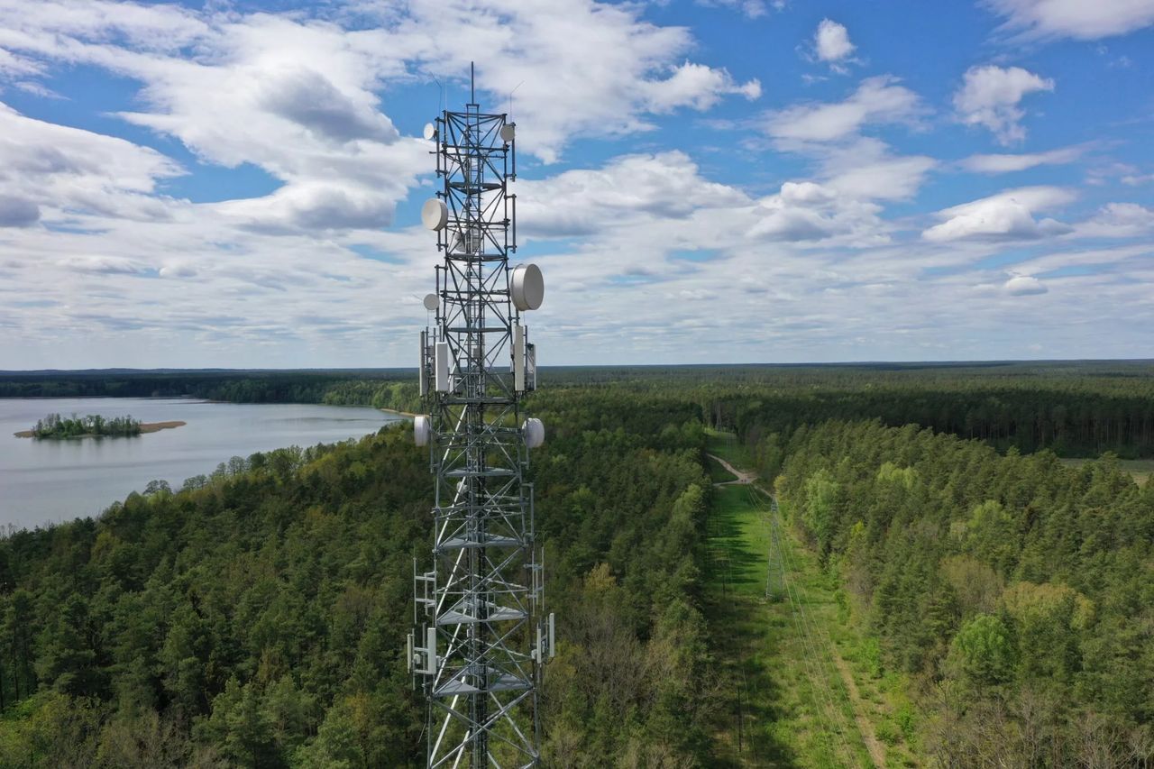 Lepszy zasięg w Play. Chwalą się nowymi stacjami bazowymi