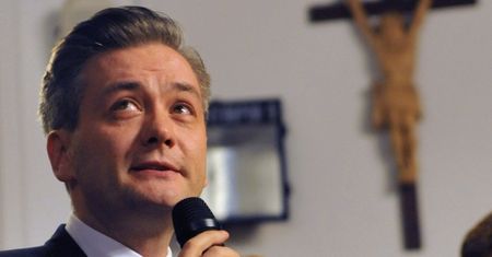 Biedroń o choince w Słupsku: "Otrzymuję FALĘ HEJTERSKICH WIADOMOŚCI I TELEFONÓW!"