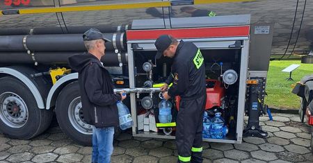 Strażacy z regionu dotarli do obszarów dotkniętych powodzią. Walczą z żywiołem