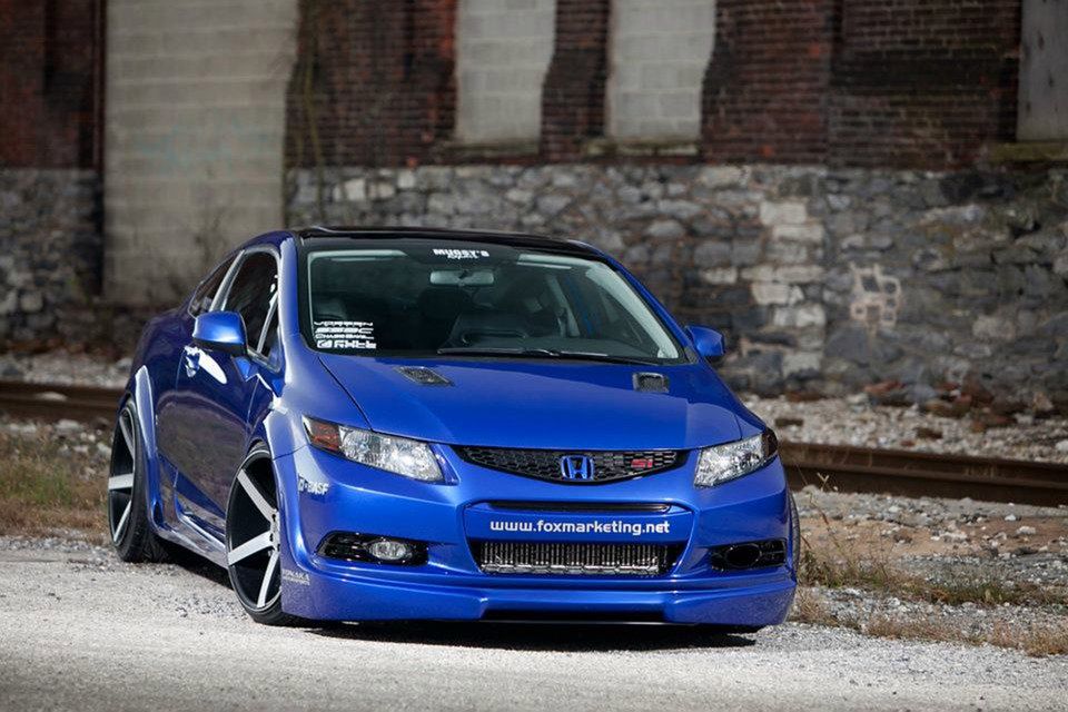 Honda Civic Si Coupe od Fox Marketing