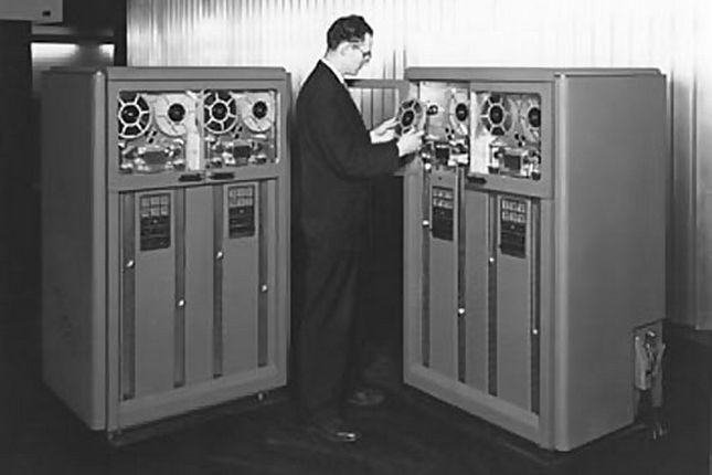 220 TB pojemności! IBM i Fuji prezentują nowy nośnik danych 3