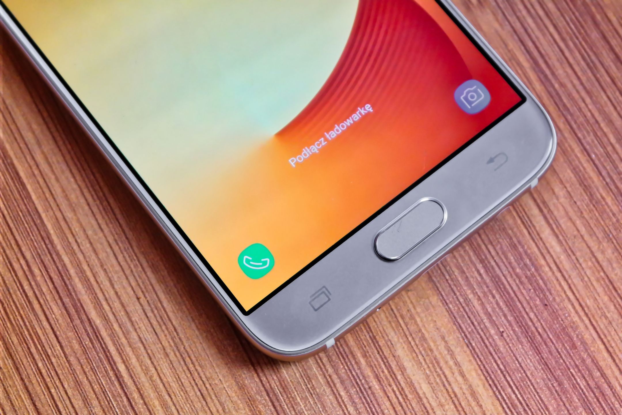 Jak ciemny interfejs wydłuża czas pracy na baterii? Sprawdziłem na przykładzie telefonu z AMOLED-em 1