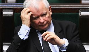 Puste kartki mają wzięcie. "Biografia" Kaczyńskiego rozchodzi się w zawrotnym tempie