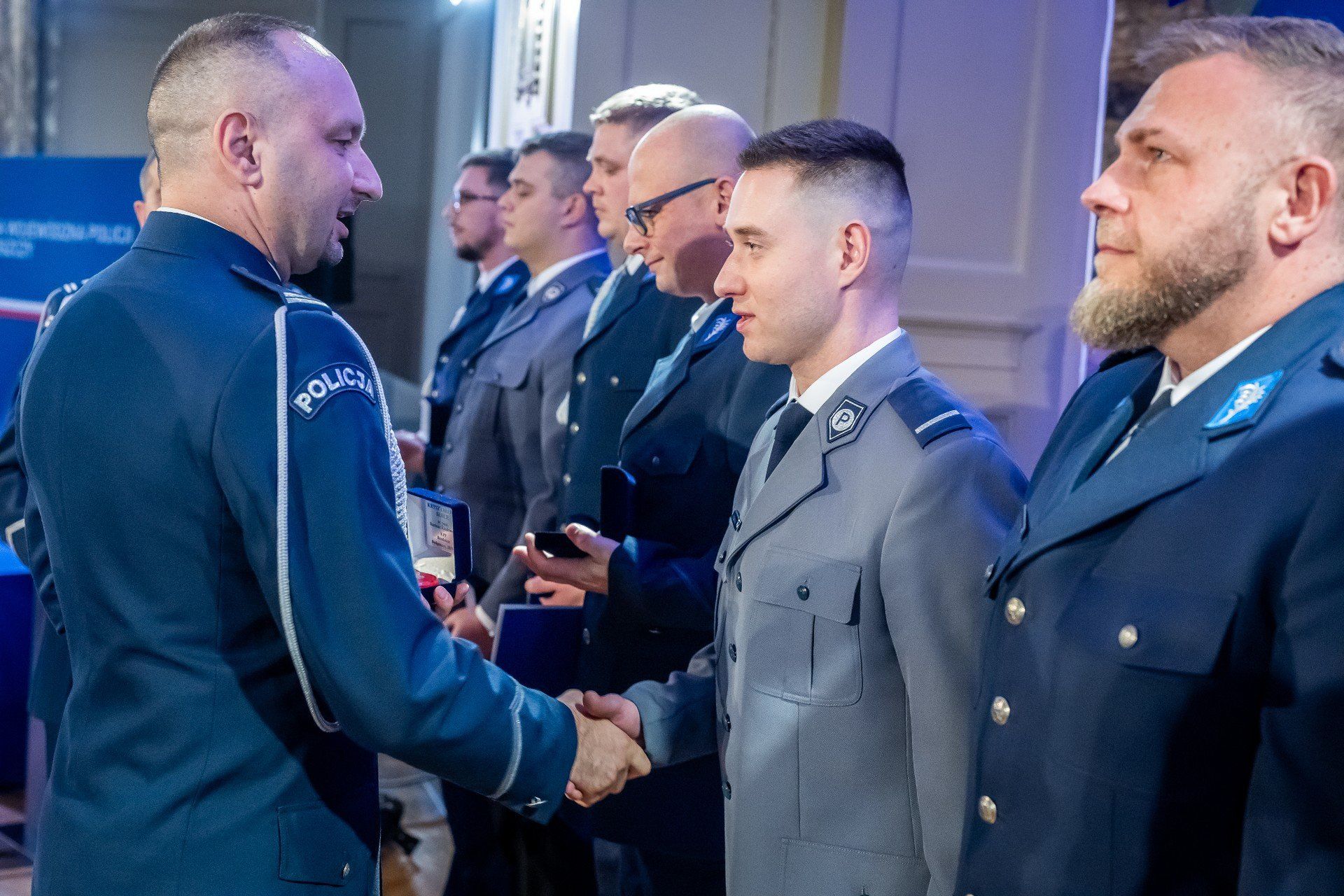 Policjanci którzy, przyczynili się do uratowania życia i zdrowia innej osoby lub wykazali się wyjątkową, prospołeczną postawą w niesieniu pomocy odebrali Kryształowe Serca. 