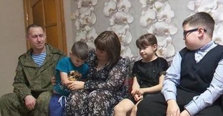 Oprawca z Buczy adoptował ukraińskie dziecko. Ciężki los chłopczyka