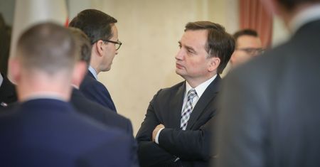Echa po rozmowie Morawiecki-Ziobro. "Kluczowe rozbieżności"