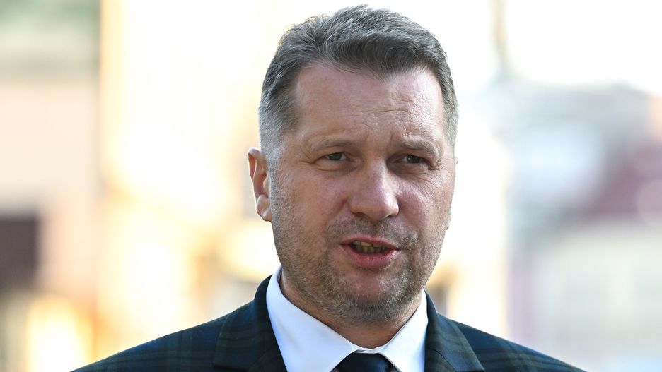 Rzeszów, 28.09.2023. Minister edukacji i nauki Przemysław Czarnek podczas uroczystości odsłonięcia muralu Arkadiusza Andrejkowa - "Błogosławiona Rodzina Ulmów z Markowej", 28 bm.w Rzeszowie. (mr) PAP/Darek Delmanowicz
