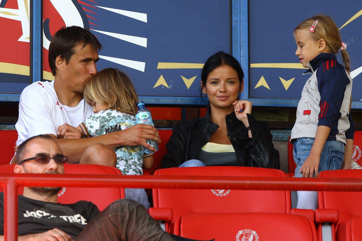 Oliwia Bieniuk z rodzicami i bratem w 2009 r. 
