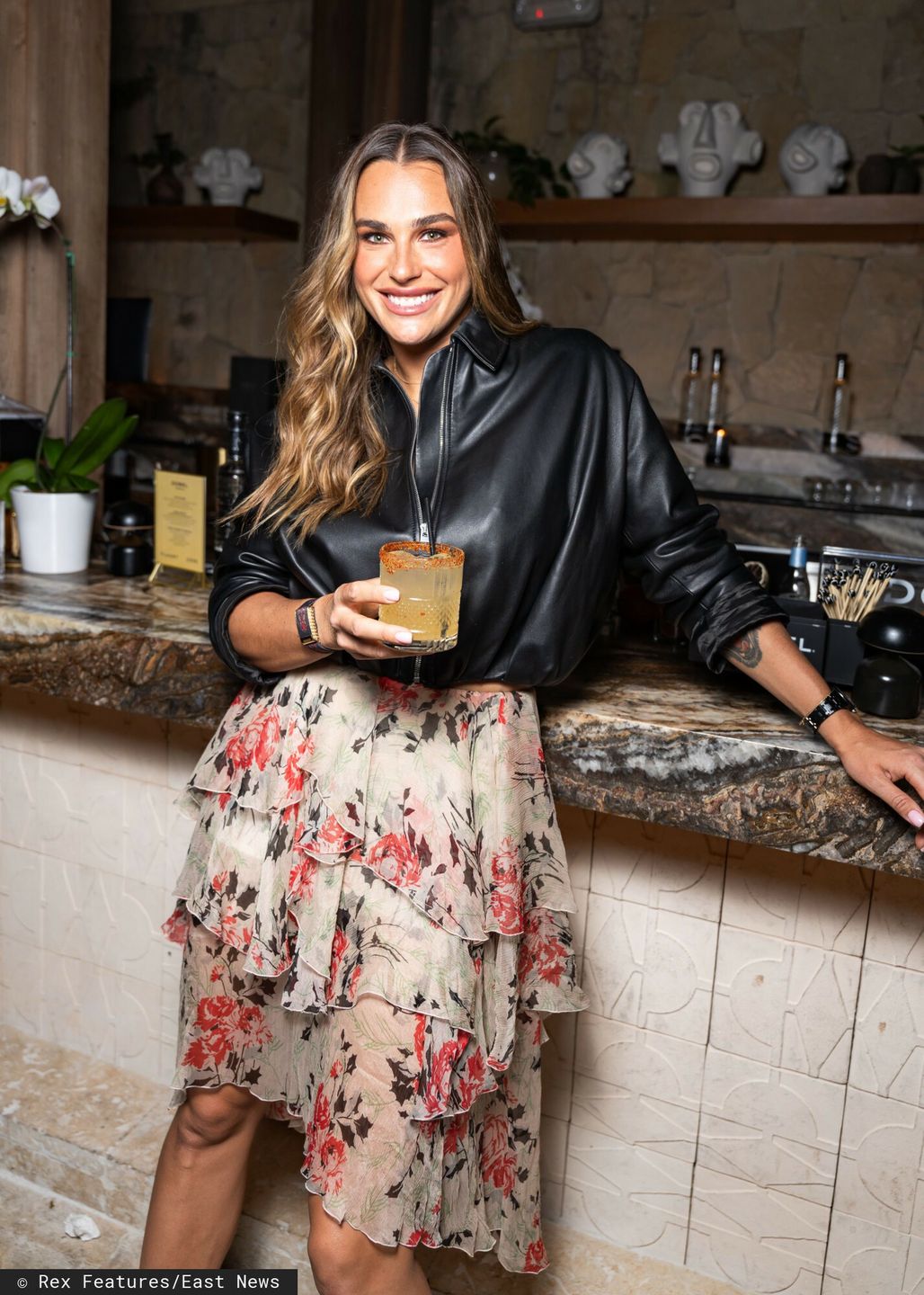 Aryna Sabalenka na imprezie magazynu Flaunt
Mandatory Credit: Photo by William Perez/BFA.com/Shutterstock (15212001gr)
Aryna Sabalenka
FLAUNT and LOEWE Celebrate the Miami Open Hosted by Aryna Sabalenka with Dobel Tequila, CASA NEOS, Miami, FL, Florida, United States - 18 Mar 2025
William Perez/BFA.com/Shuttersto