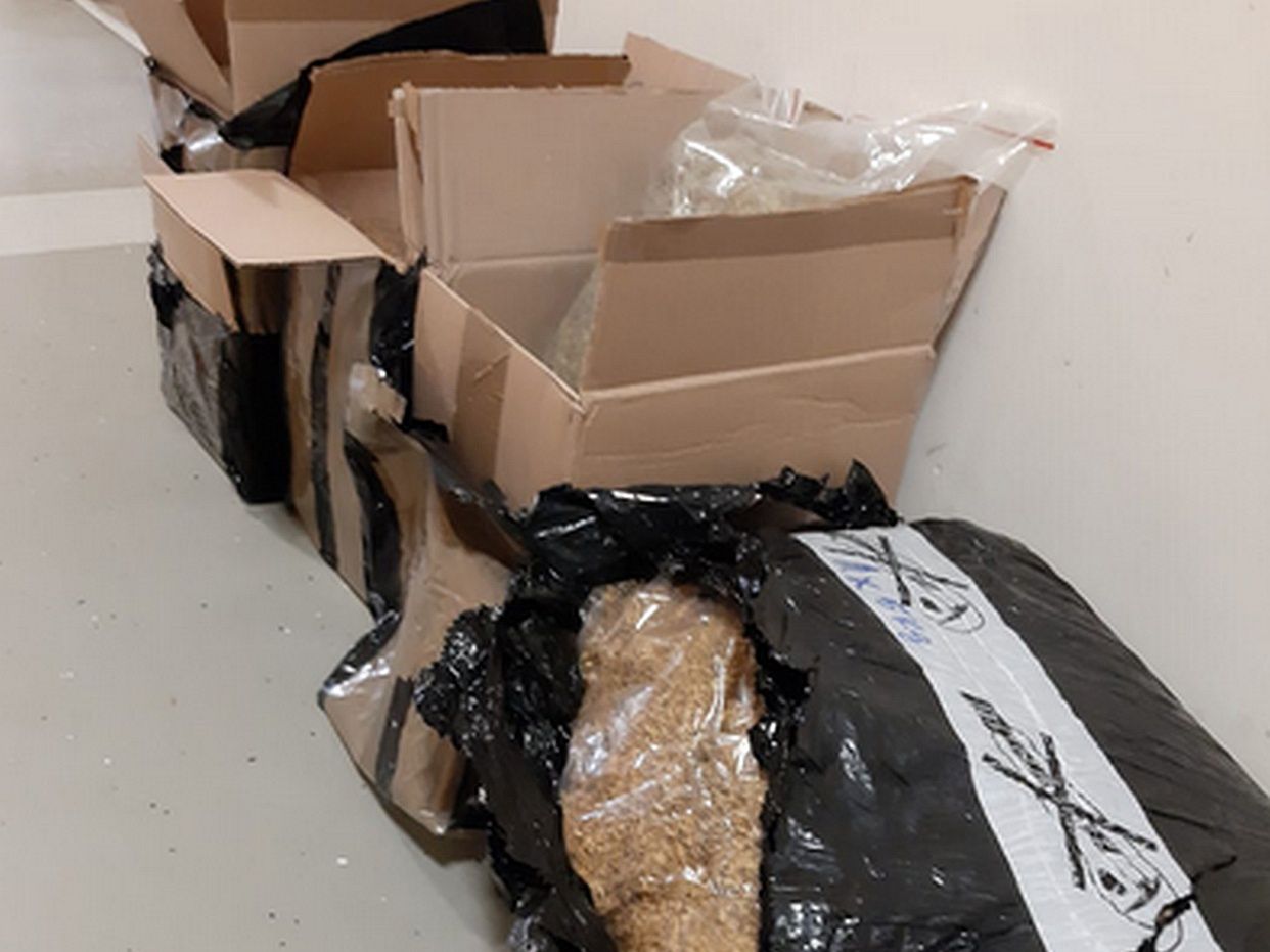 Nielegalny tytoń padł łupem skarbówki. Kontrola u kuriera