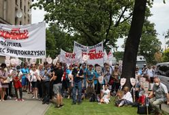 Warszawa. Nauczyciele protestowali przed MEiN. Chcą realizacji porozumienia z rządem