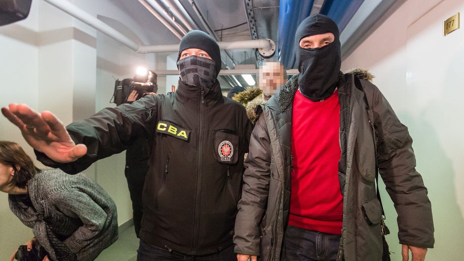 Do środy funkcjonariusze zatrzymali już dziewięć osób umoczonych w proceder