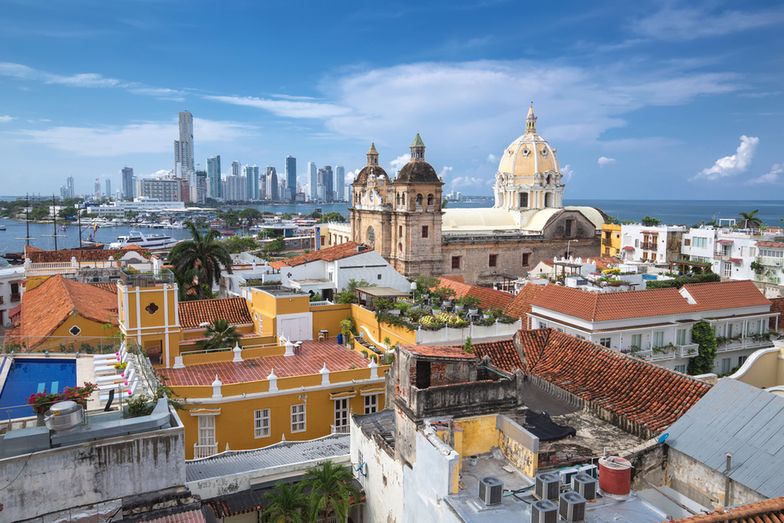 Kolumbia to nie tylko gangi, ale też kolonialne miasta z fantastyczną architekturą i wielkie metropolie, przyciągające gwarem i nowoczesnością