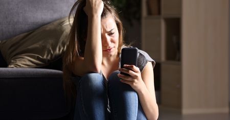 Anonimowe Telefonofoby, łączcie się. Strach przed odbieraniem telefonu przybiera na sile