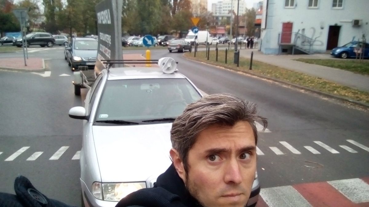 Zielona Góra: artysta blokował samochód z homofobicznym hasłem