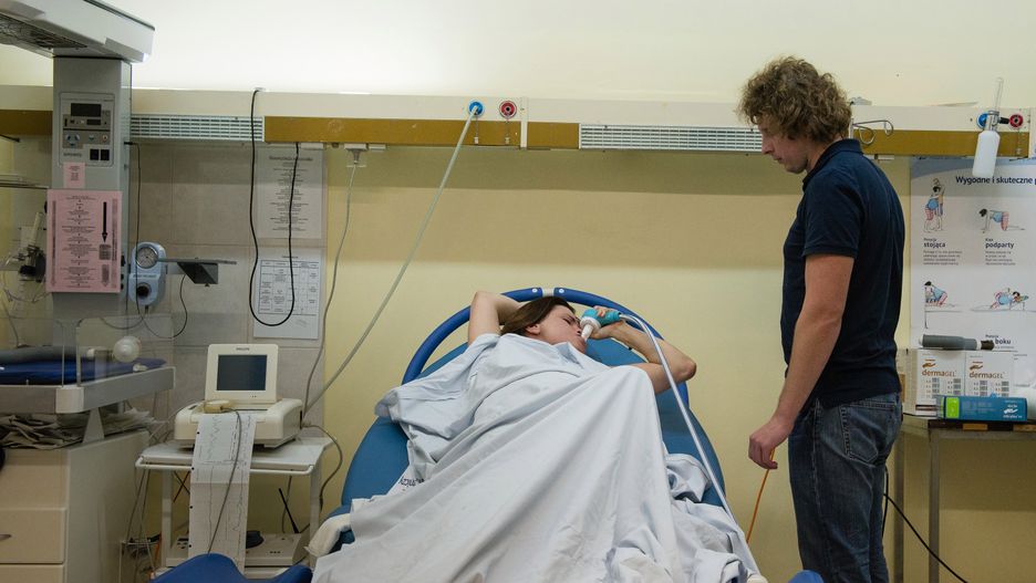 Na stronie "Empowerment Birth Project" można obejrzeć realistyczne zdjęcia i nagrania z porodów. 