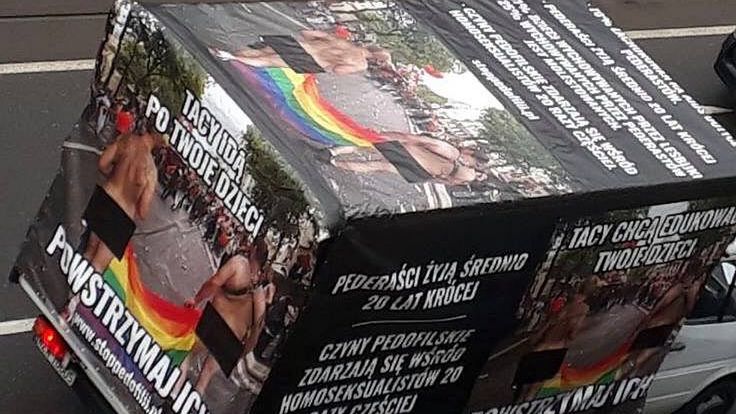 Kontrowersyjna furgonetka na ulicach Gdańska
