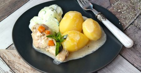 Kurczak w sosie ziołowo-śmietanowym