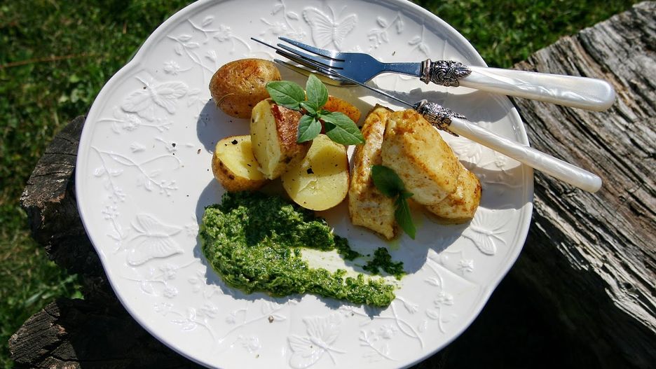 Złocisty dorsz z ziemniakami i pesto z rukoli