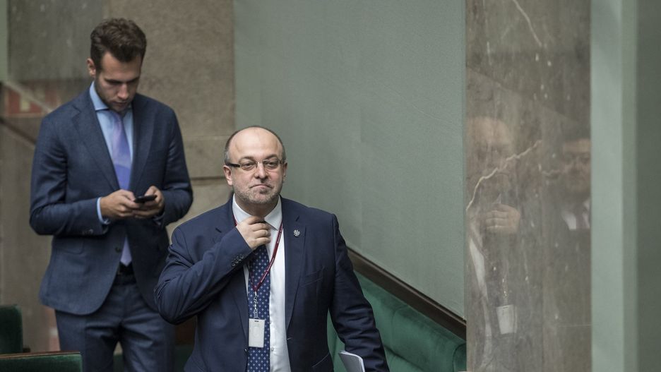 Wiceminister sprawiedliwości Łukasz Piebiak zrezygnował ze stanowiska po ujawnieniu akcji dyskredytowania sędziów, którą miał kontrolować