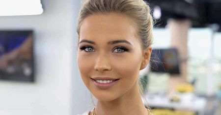 Postawiła na minimalizm i pokazała nogi do nieba. Sandra Kubicka wie, jak przykuć uwagę