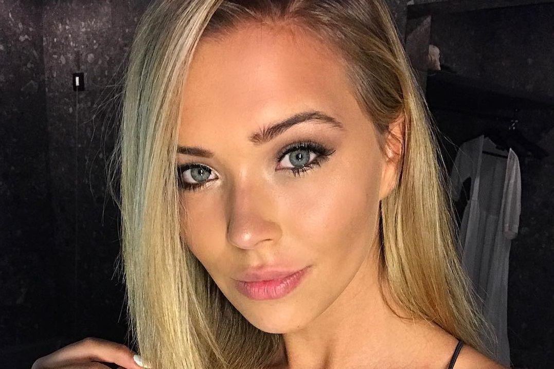 Sandra Kubicka w skąpym bikini. 22-latka nieustannie motywuje do ćwiczeń