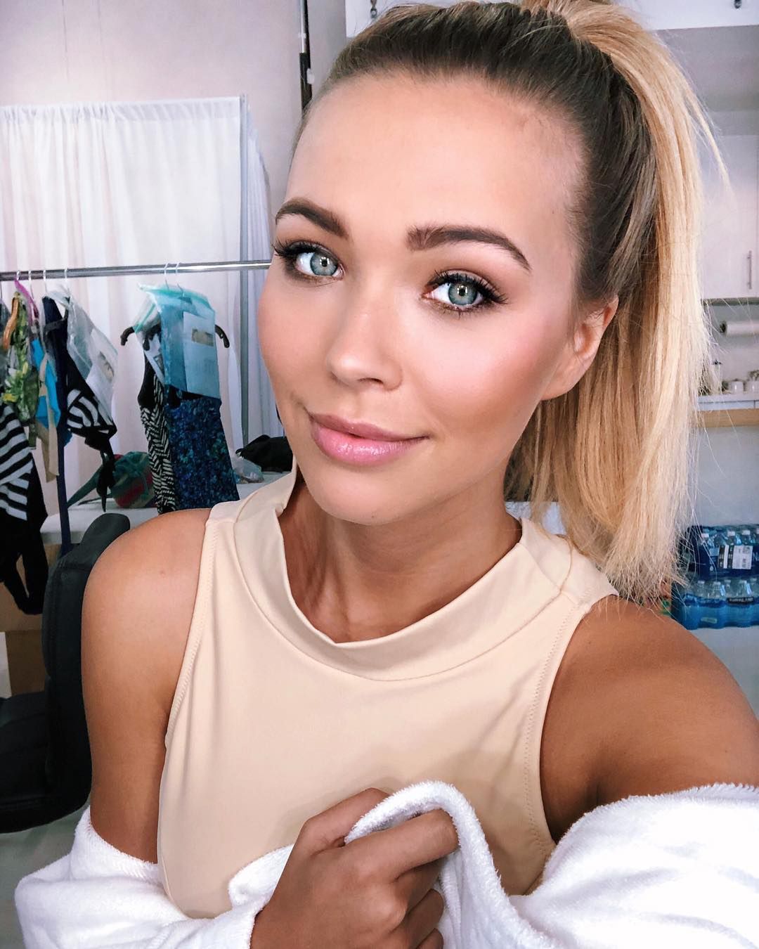 Sandra Kubicka w kampanii strojów kąpielowych. Modelka przywołuje lato na Instagramie