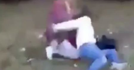 Wstrząsające nagranie. Brutalne pobicie nastolatki w Bydgoszczy