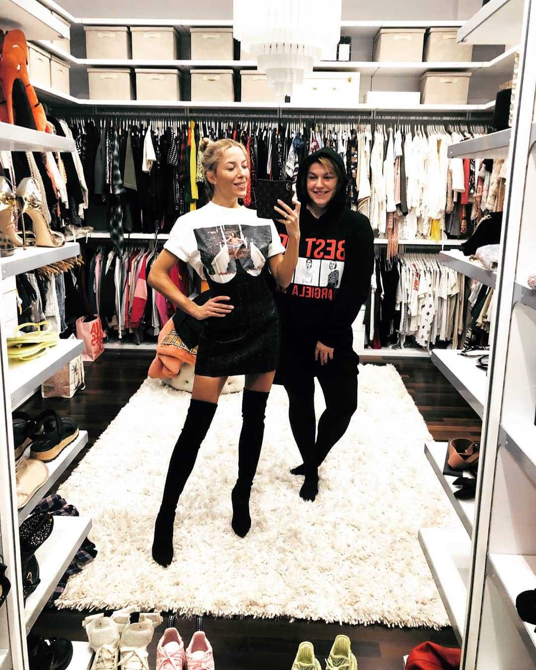 Ewa Chodakowska w garderobie