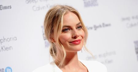 LOOK OF THE DAY: Margot Robbie w sukni Calvina Kleina
