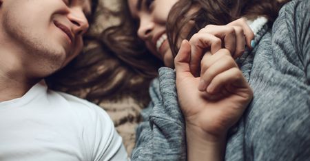 Czekali z pierwszym seksem do ślubu. Mówią, czy żałują