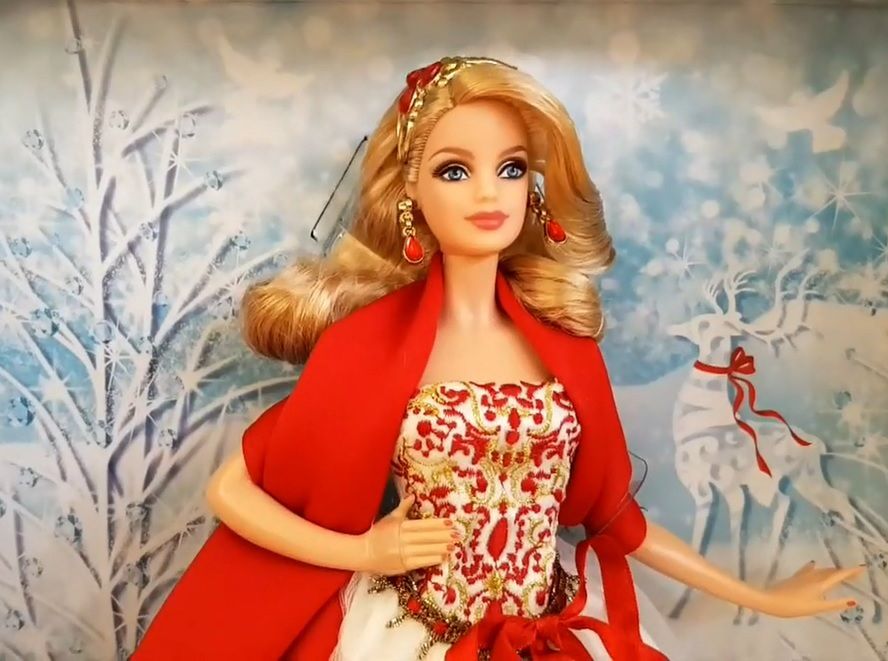 Barbie w polskim stroju ludowym szukała 4 lata. Teraz odda ją, by pomóc potrzebującym