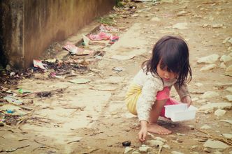 Bieda na świecie. Pięć faktów z raportu Oxfam, obok których trudno przejść obojętnie