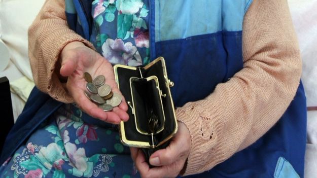 Ciastka w czekoladzie za 4,50 paczka to dla pani Wandy luksus