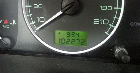 Sprzedał auto ze skręconym przebiegiem. Sąd: rok więzienia