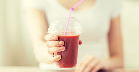 31-latka piła koktajle z własnego łożyska. Miały zapobiec poważnej chorobie