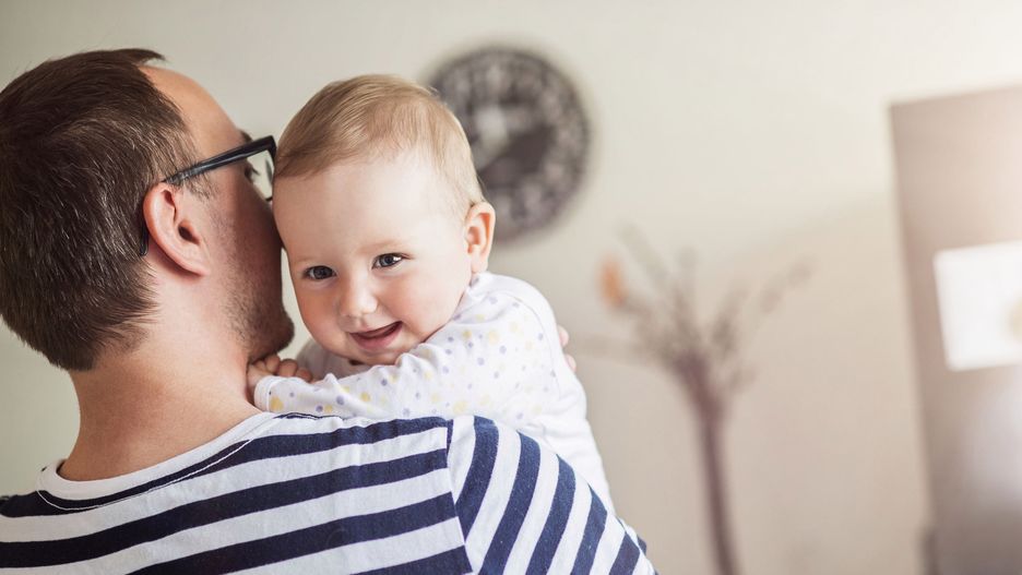 Czy ojcowie powinni zabierać córki do damskich toalet?